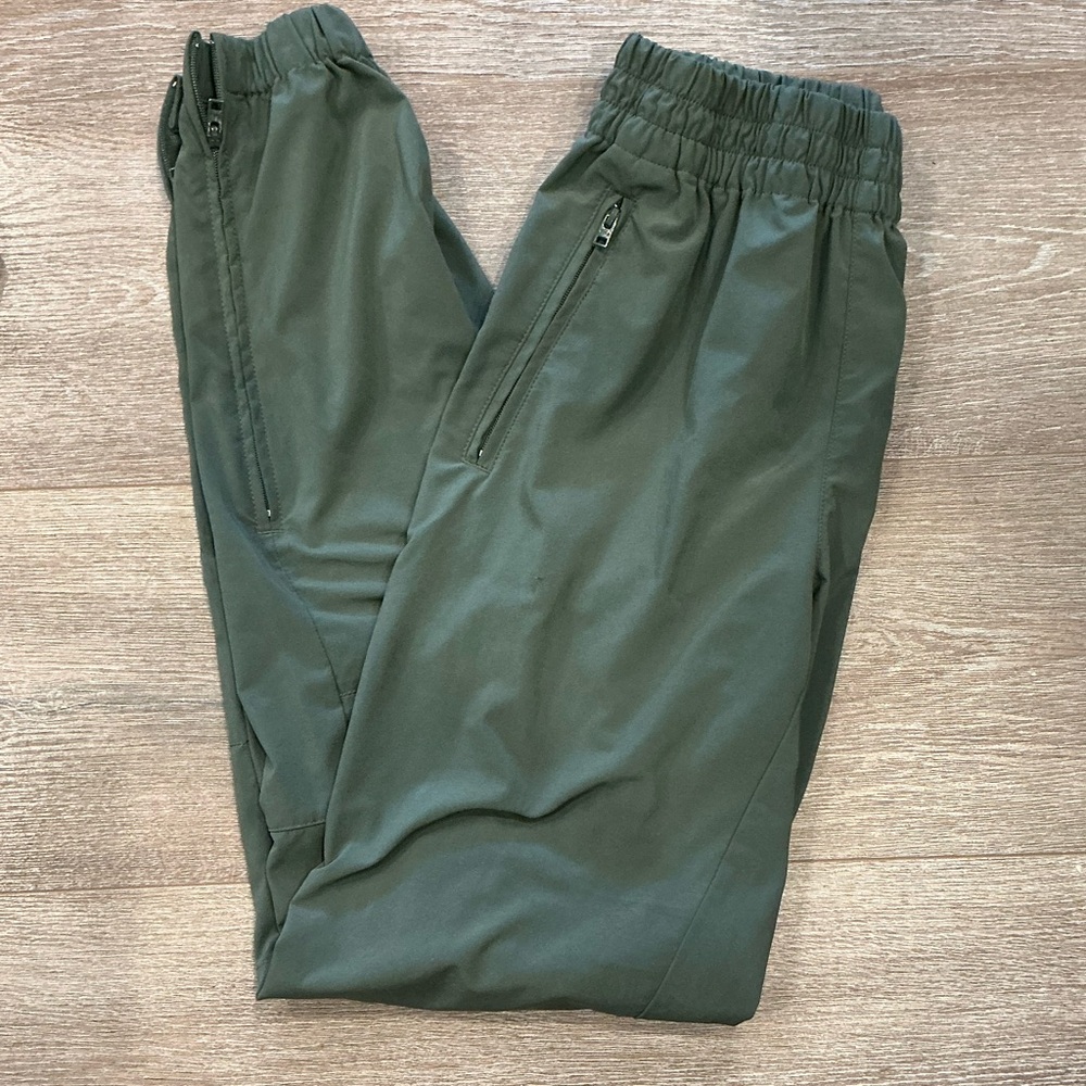 TNA Women’s Olive Green Jogger Sweatpants size XS